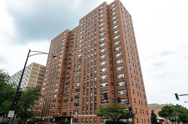2909 N Sheridan Rd #1211