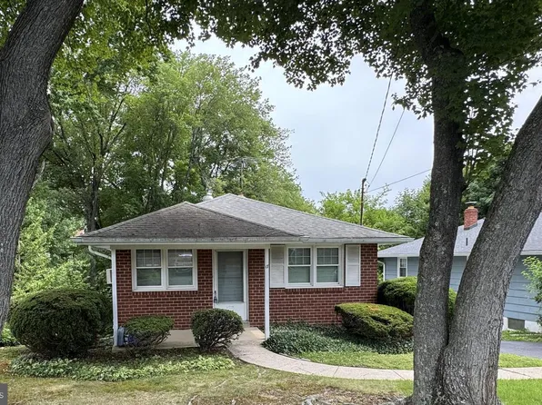 17 Walnut Rd, Wallingford, PA 19086
