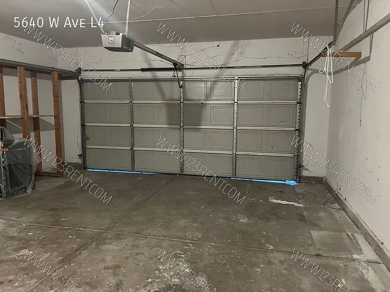 5640 W Avenue L4 — Photo 10