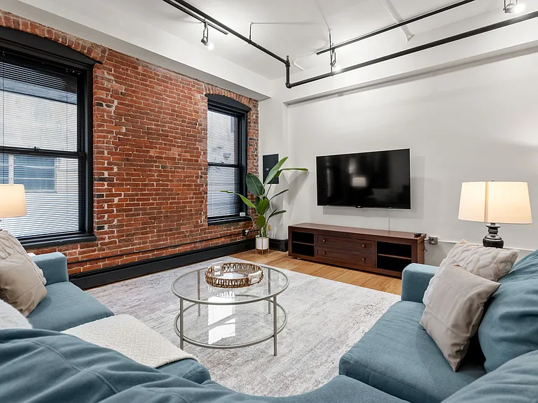 19 Stanhope St #1C — Photo 13
