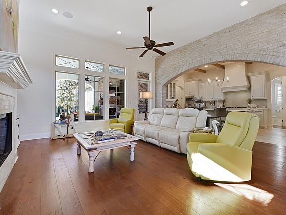 4th image of 323 Ardenwood Dr