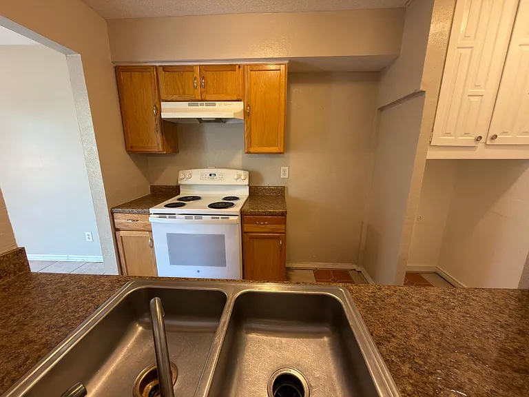 358 Valley Park Dr — Photo 12