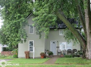 1020 Center St, Grinnell, IA 50112
