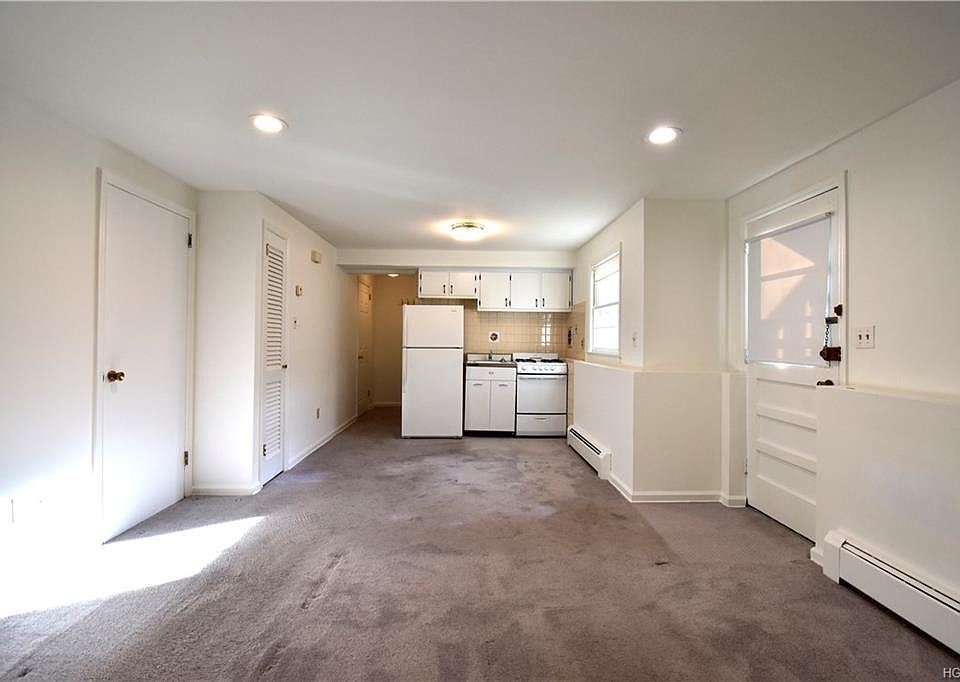 1st image of 6 Filmont Dr