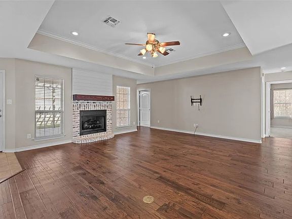 2nd image of 407 Austin Acre