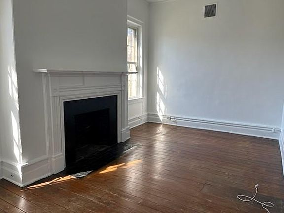 3rd image of 202 Wilkinson St #1