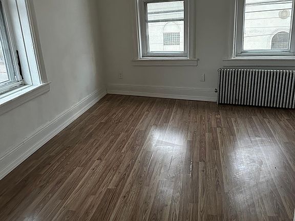 5th image of 997 McLean Ave #2