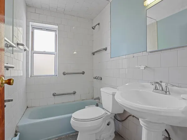 1728 West 2nd Street image 10 of 18