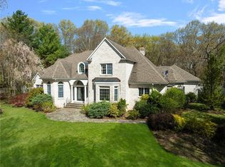 4 Christopher Dr, Lincoln, RI 02865