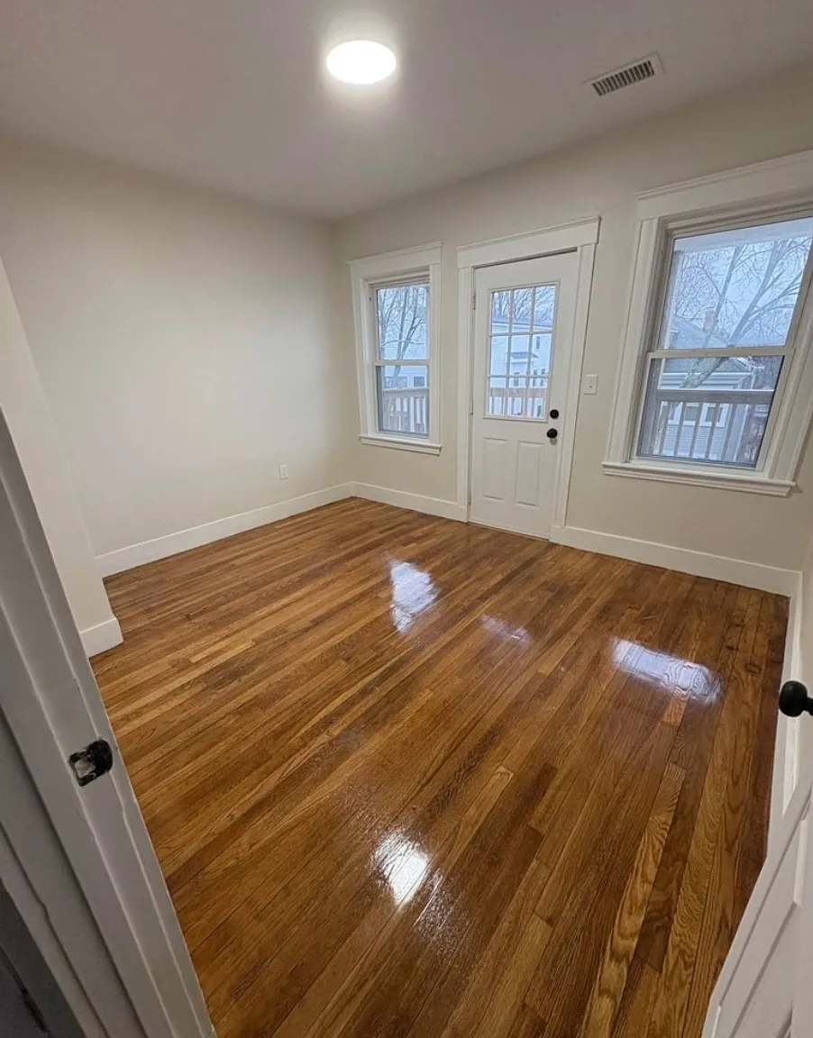 4 bed, 2471 sqft, $3,800 — Photo 2