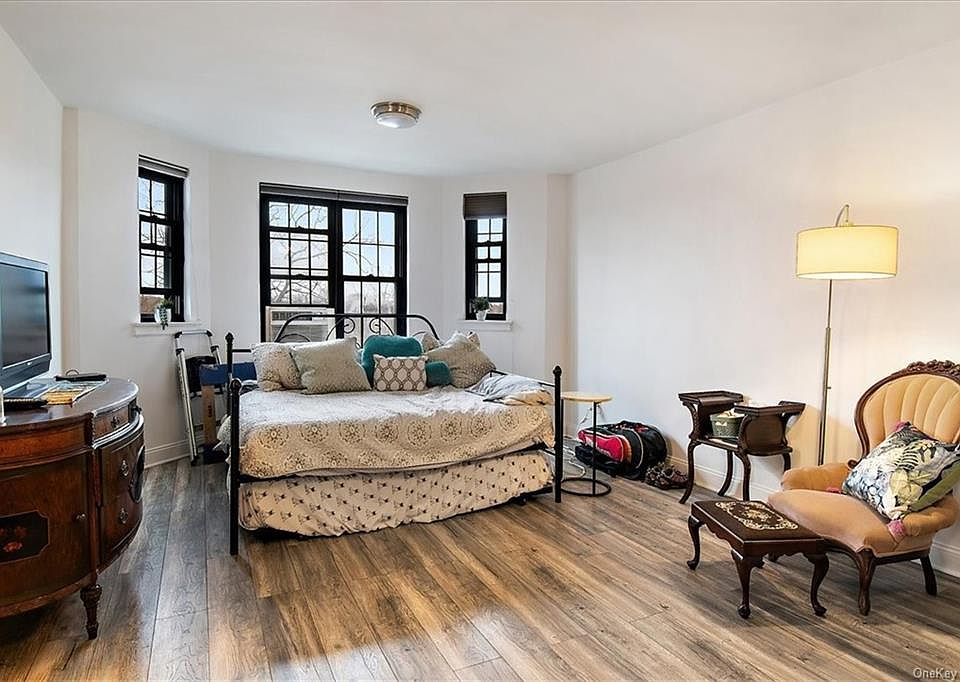 Wykagyl Garedens 1273 North Ave New Rochelle NY Zillow
