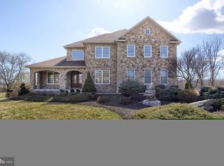 16 Ridge Dr, Carlisle, PA 17015