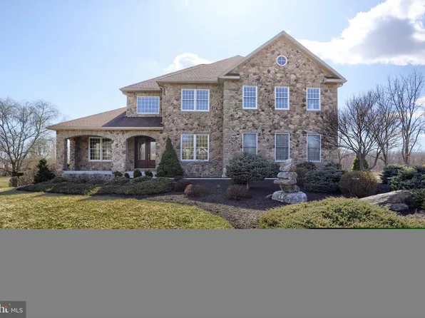 16 Ridge Dr, Carlisle, PA 17015