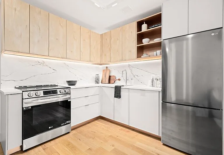 597 Grand St #525 — Photo 3