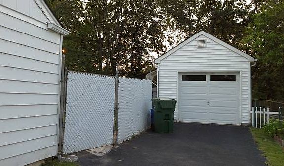 Detached Garage