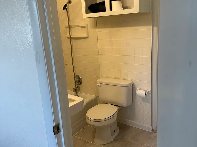 2807 Brook Ave — Photo 8