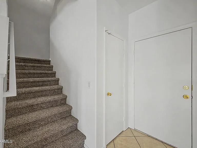 7027 W Lincoln St — Photo 12