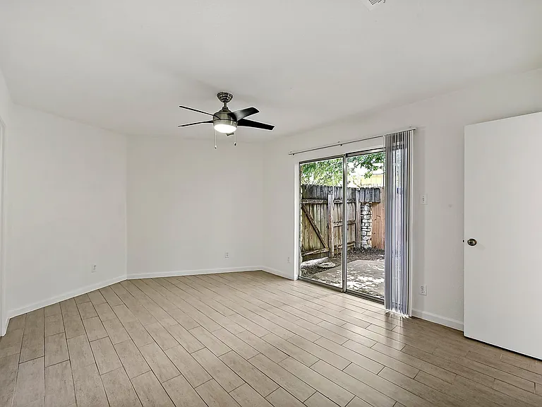 1702 Colony Creek Dr — Photo 17
