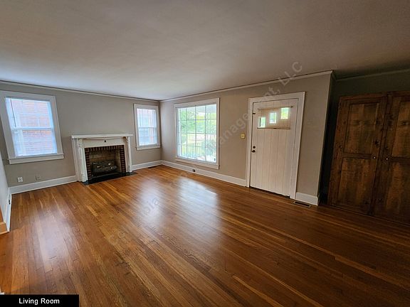 2nd image of 2921 Earlewood Dr