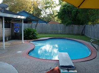 16902 Ravine Cir, Friendswood, TX 77546