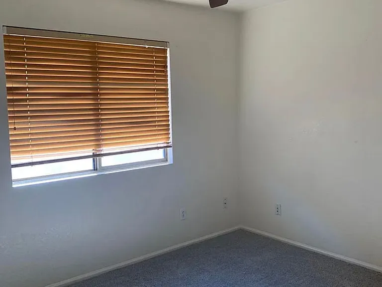 978 E Monteleone St — Photo 9