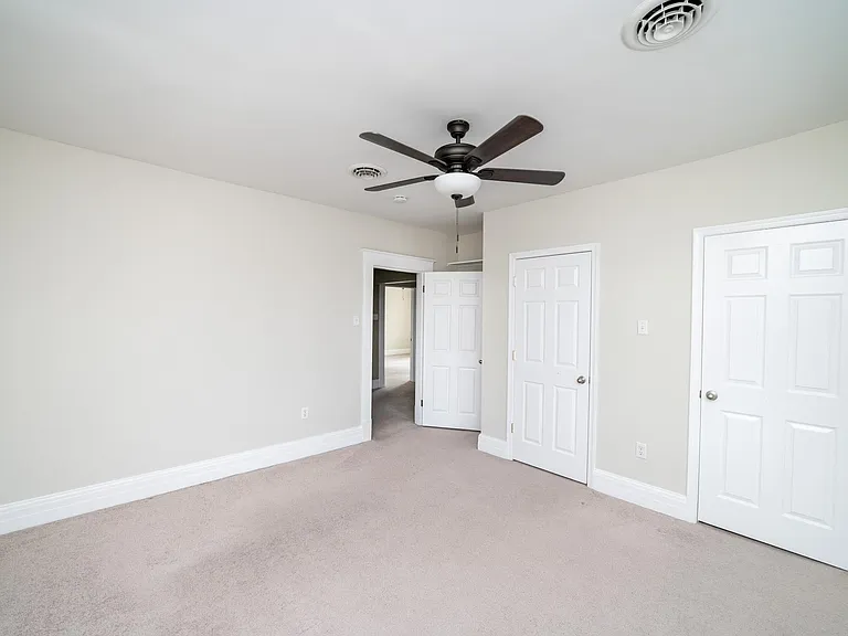 310 Sussex St — Photo 40