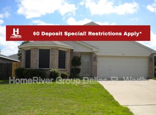 513 Hollyberry Dr, Mansfield, TX 76063