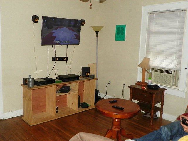 2nd image of 216 Clyde St