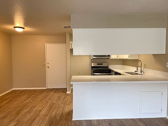 5th image of 8604 Lyn River Ct #2