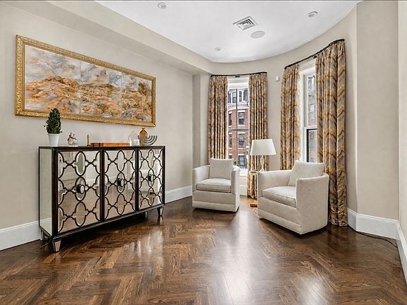 4th image of 109 Appleton St