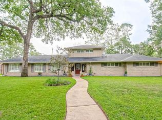 5 Legend Ln, Houston, TX 77024