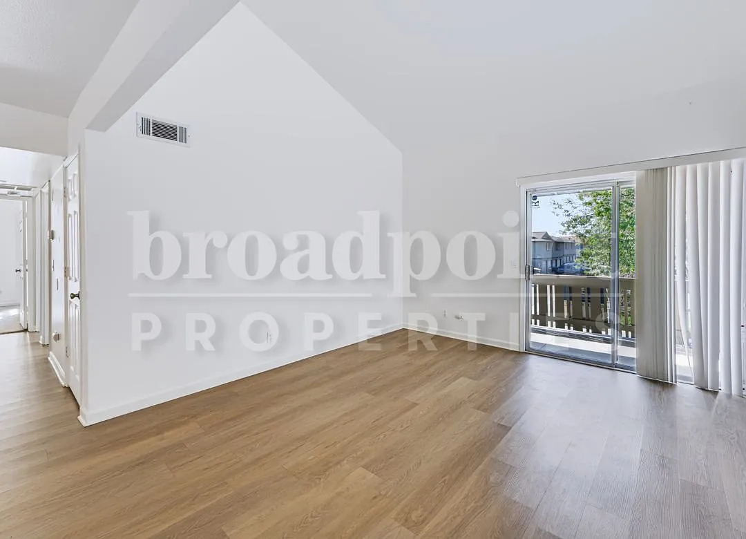 3 bed, 1039 sqft, $2,795 — Photo 4