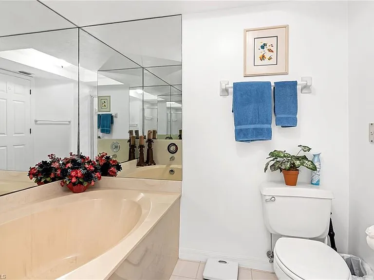 300 Horse Creek Dr #408 — Photo 8