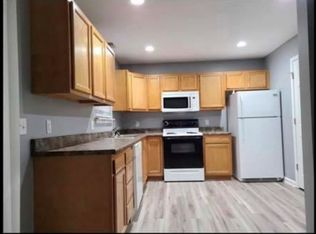 208 Elm St, Hurricane, WV 25526