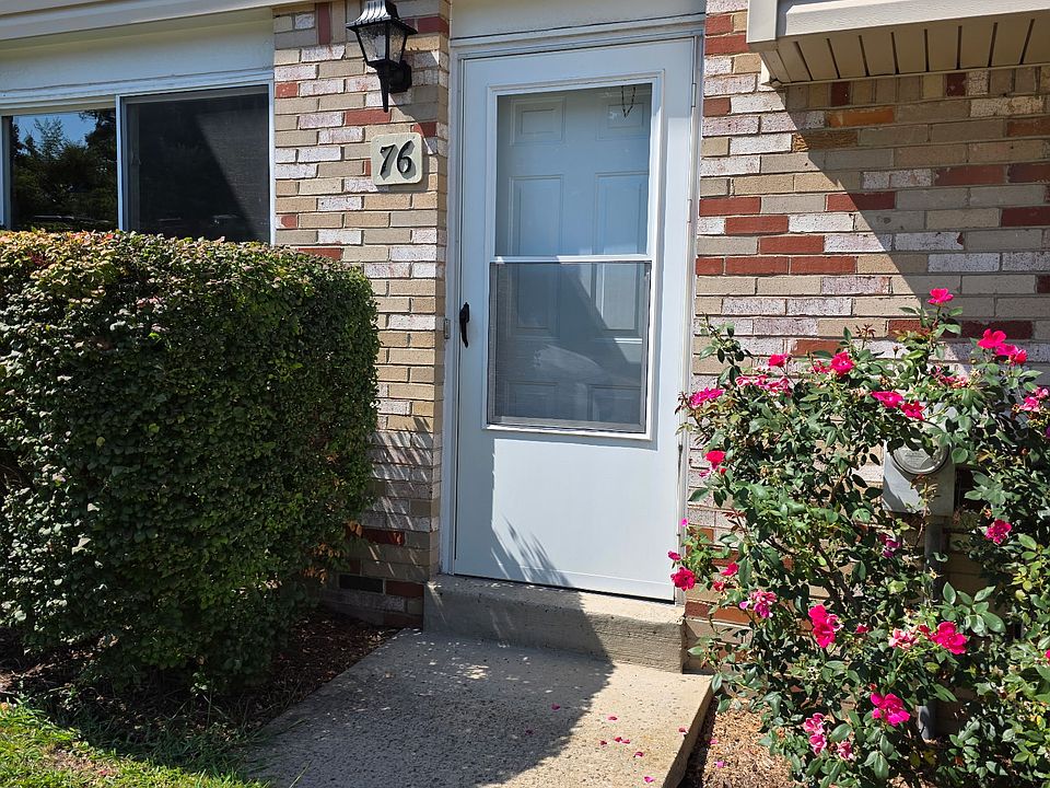 Welcome to the newly remodeled Colony East Townhome at 76 Boulder Drive