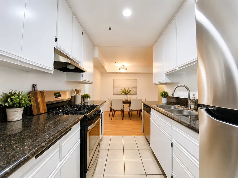 8722 Burton Way Property — Photo 7