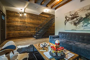 Rented by Dixon Advisory USA Inc.