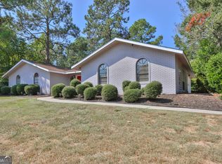 121 Lake Front Dr, Warner Robins, GA 31088