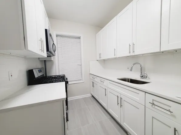 125-127 Corbin Avenue image 1 of 5