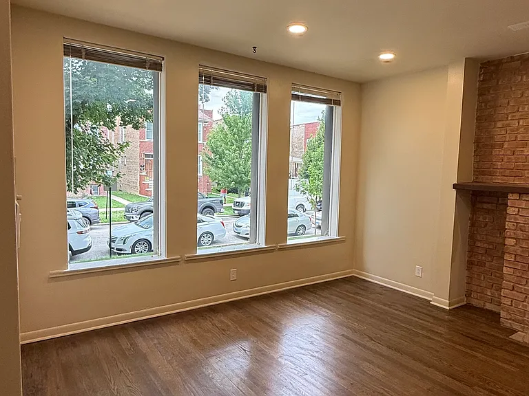 4021 N Lavergne Ave #1 — Photo 2