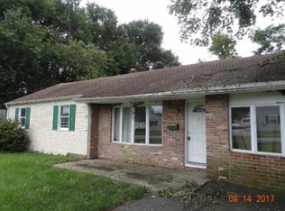 24 W Clairmont Dr, Newark, DE 19702