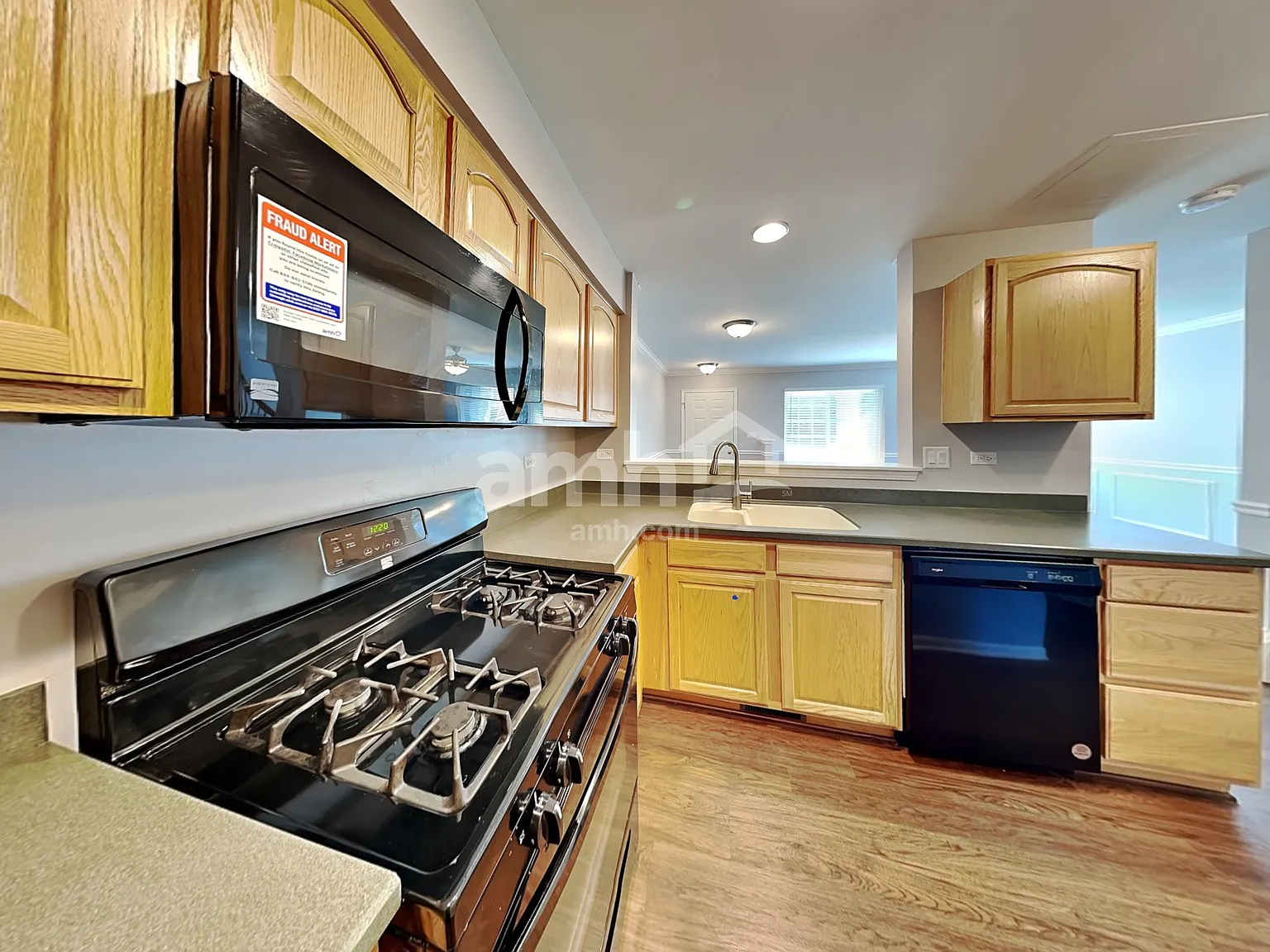 2 bed, 2.5 bath, 1350 sqft, $2,475 — Photo 4