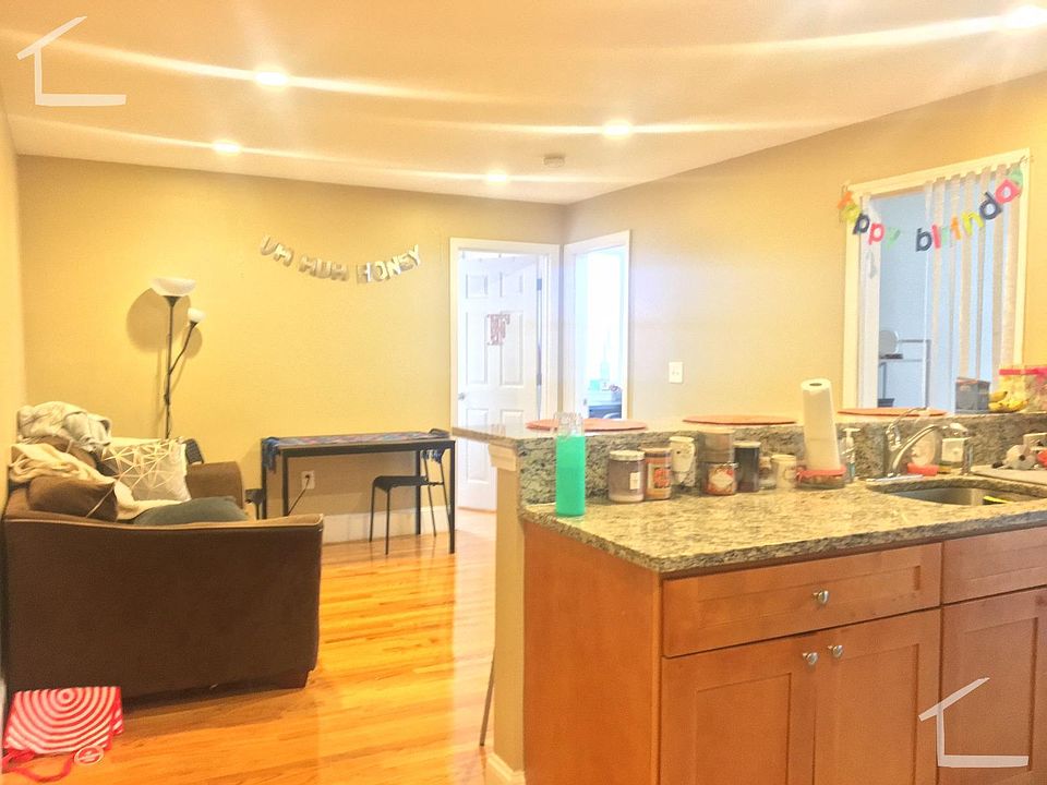 2nd image of 75 Egmont St APT 4C