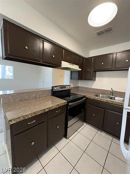 1521 Cobb Ln — Photo 4