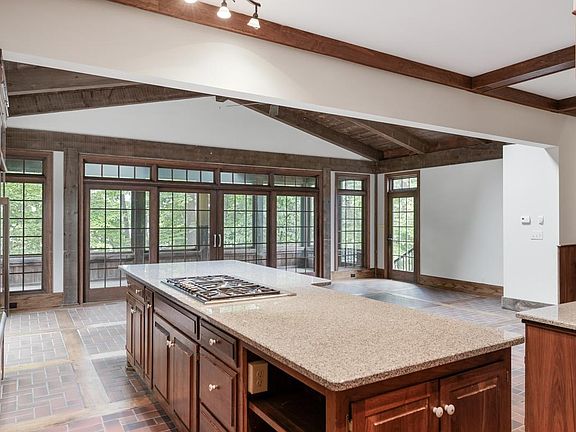 kitchen gas cooktop in island