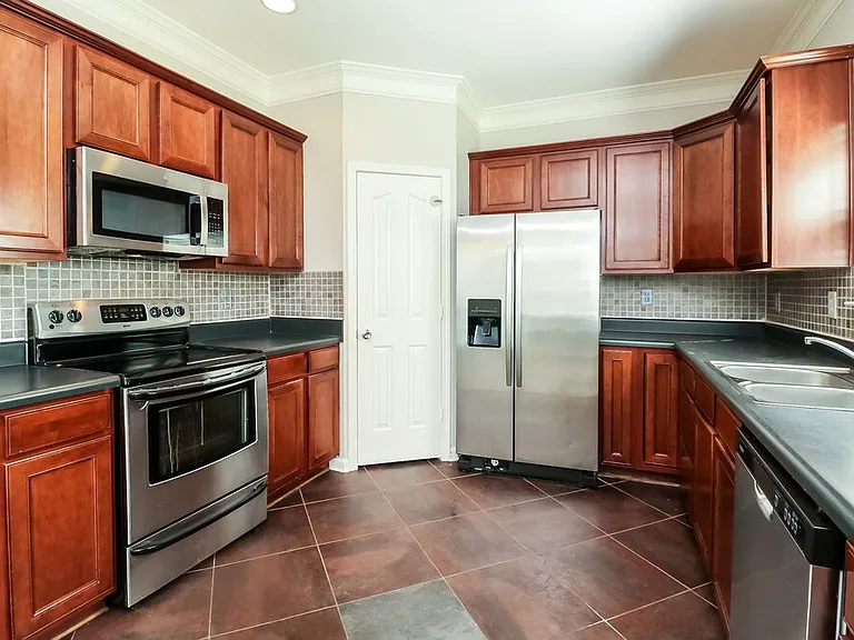 4002 Chimney Wood Trl — Photo 9