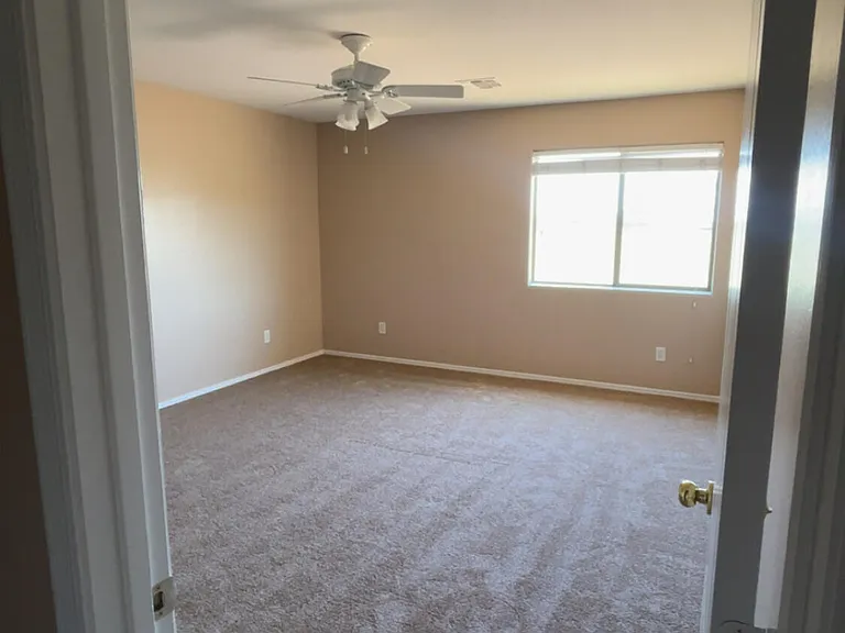 6037 S 30th Dr — Photo 9
