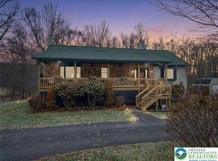 134 Split Rock Rd, Newfoundland, PA 18445