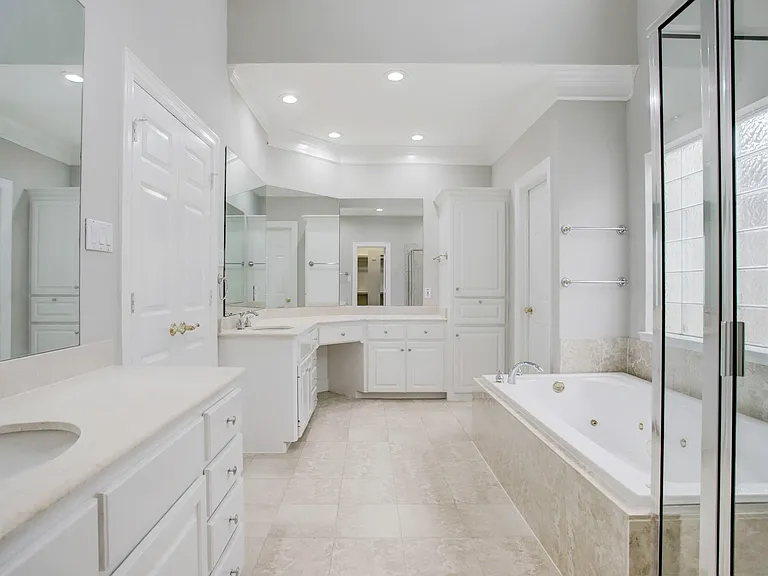 1809 W Clay St — Photo 14