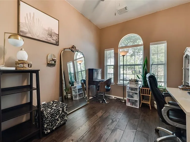 7018 Paradise Park Bnd — Photo 17